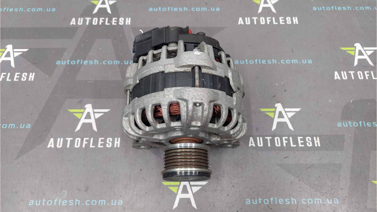 Генератор 231002949R, F000BL0719 Bosch Dacia Nissan Renault бу